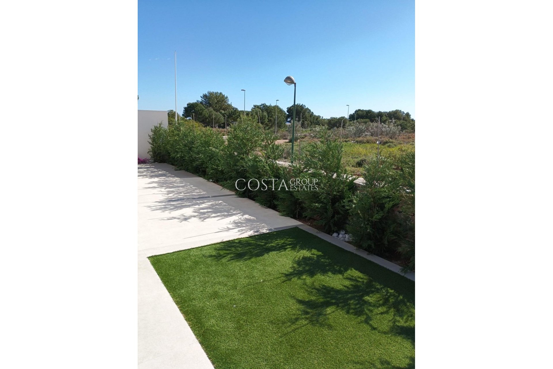 Nowy budynek - Willa -
Pilar de la Horadada - Roda Golf
