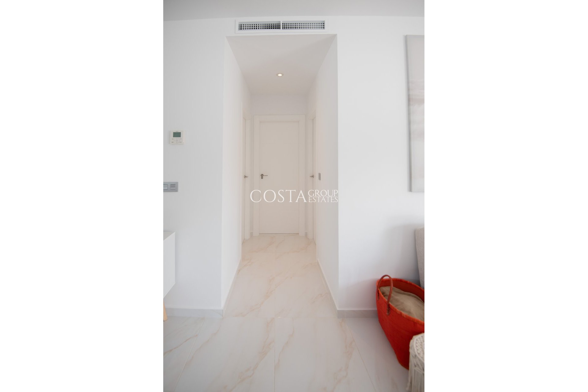 Nowy budynek - Willa -
Pinar de Campoverde