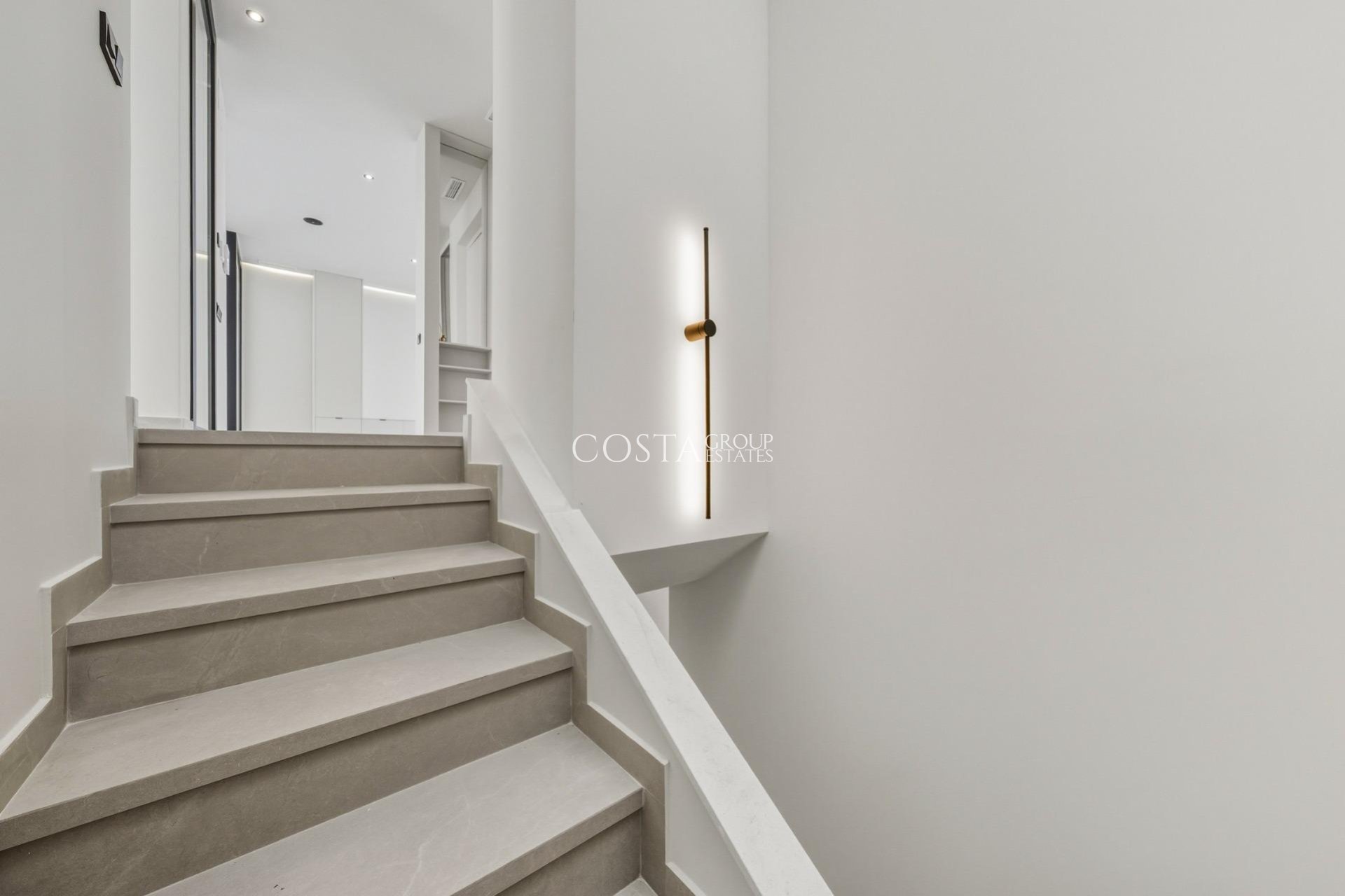 Nowy budynek - Willa -
Polop - La Alberca