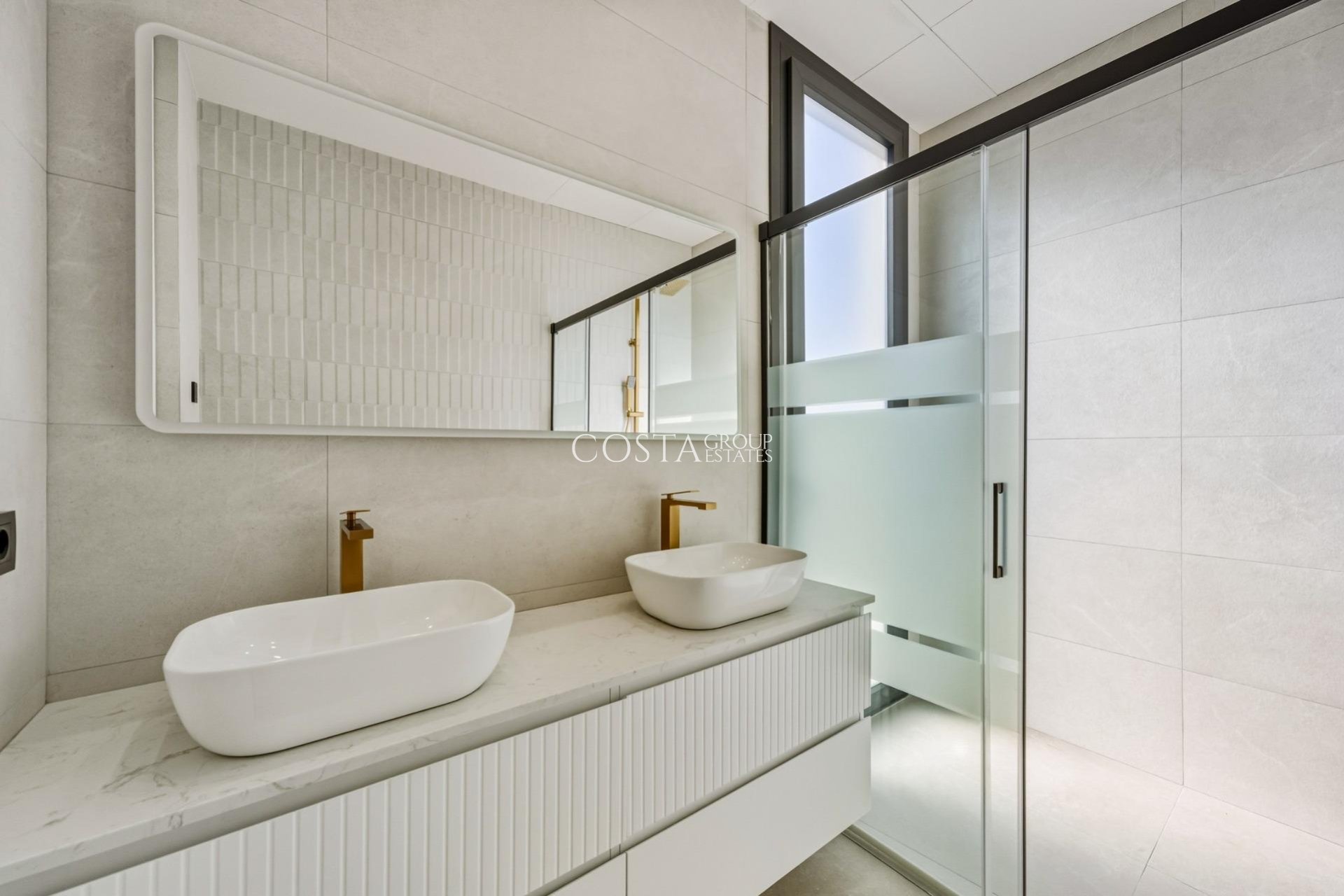 Nowy budynek - Willa -
Polop - La Alberca