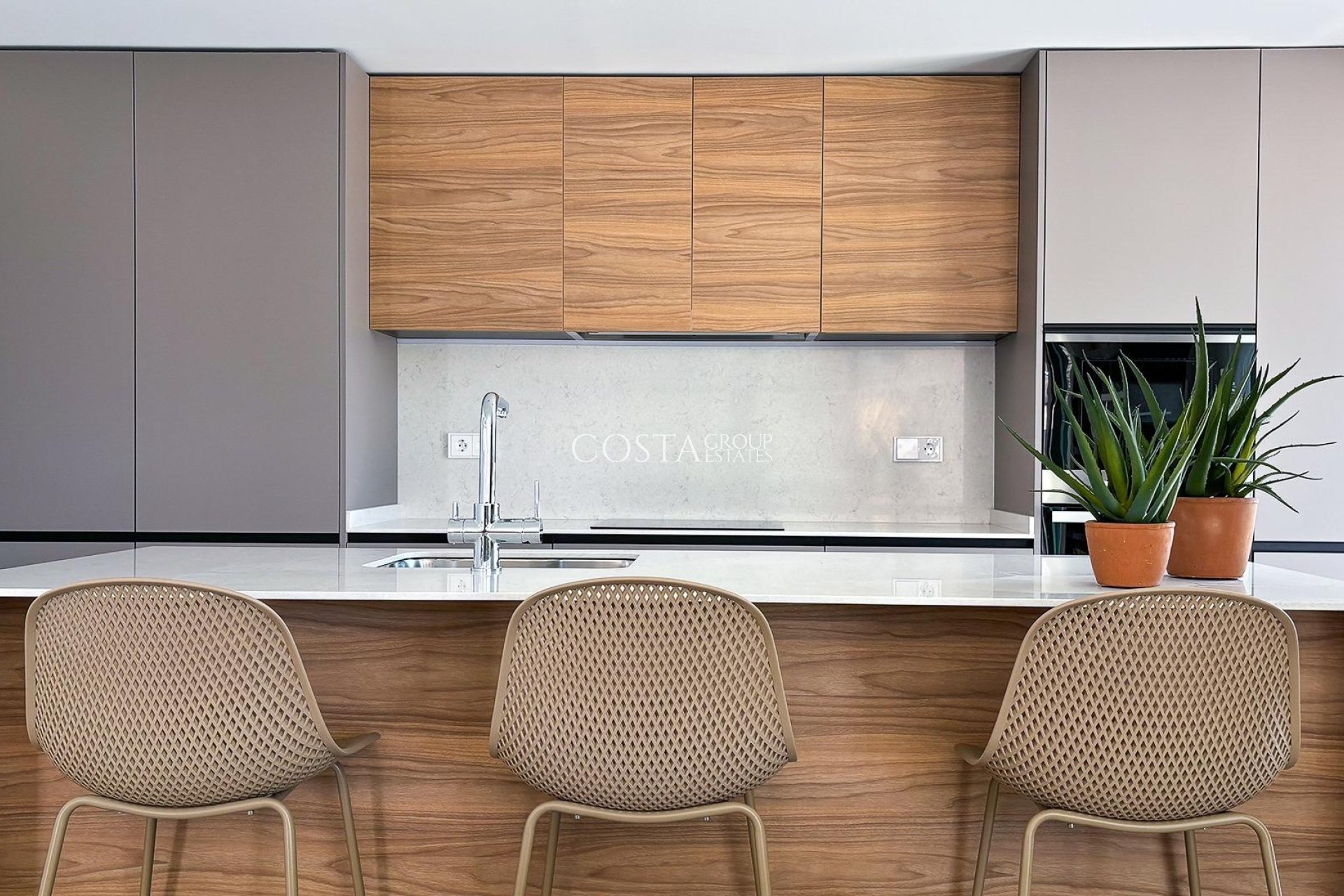 Nowy budynek - Willa -
Polop - PAU 1