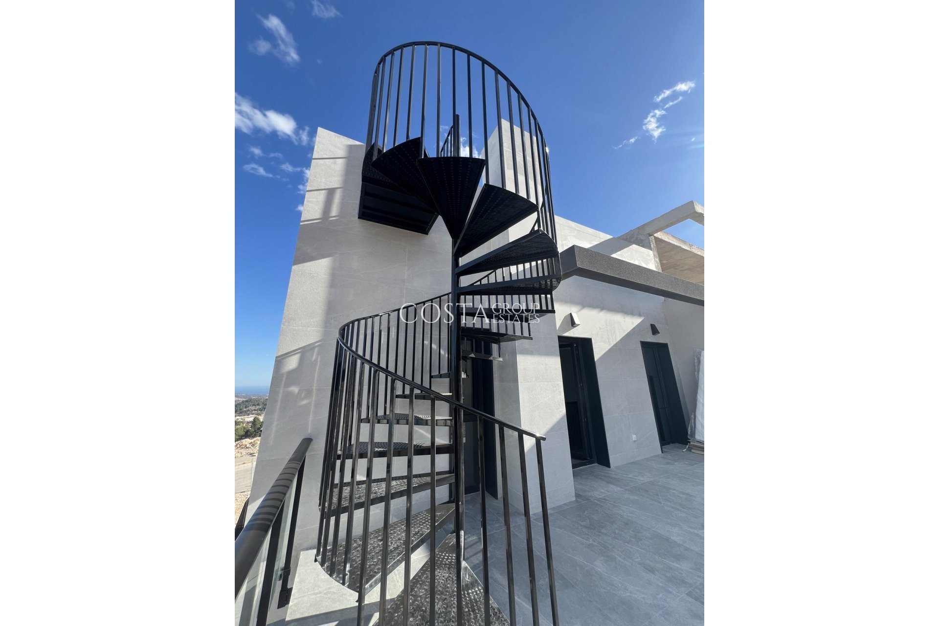 Nowy budynek - Willa -
Polop - PAU1