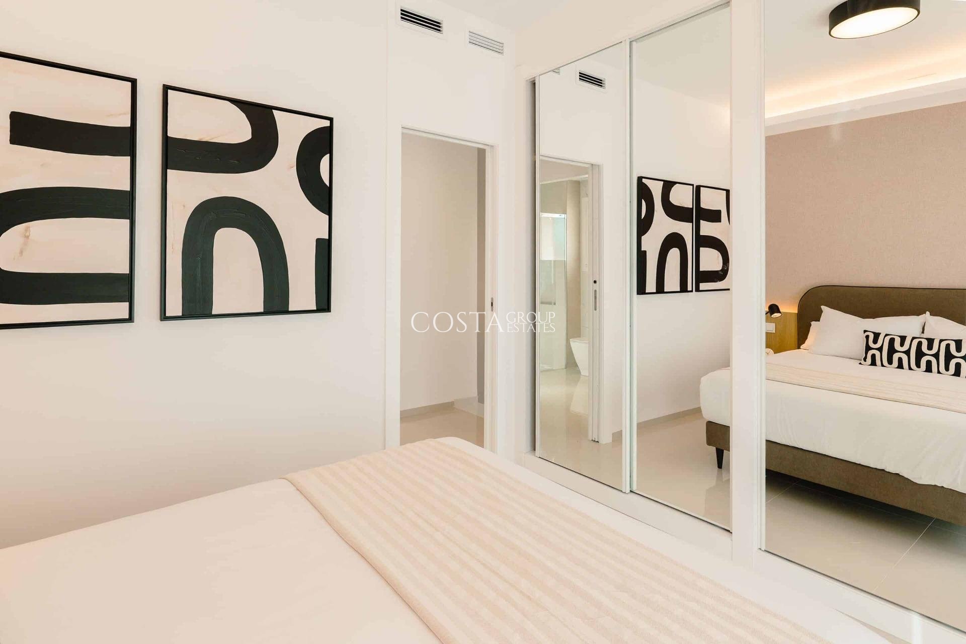 Nowy budynek - Willa -
Rojales