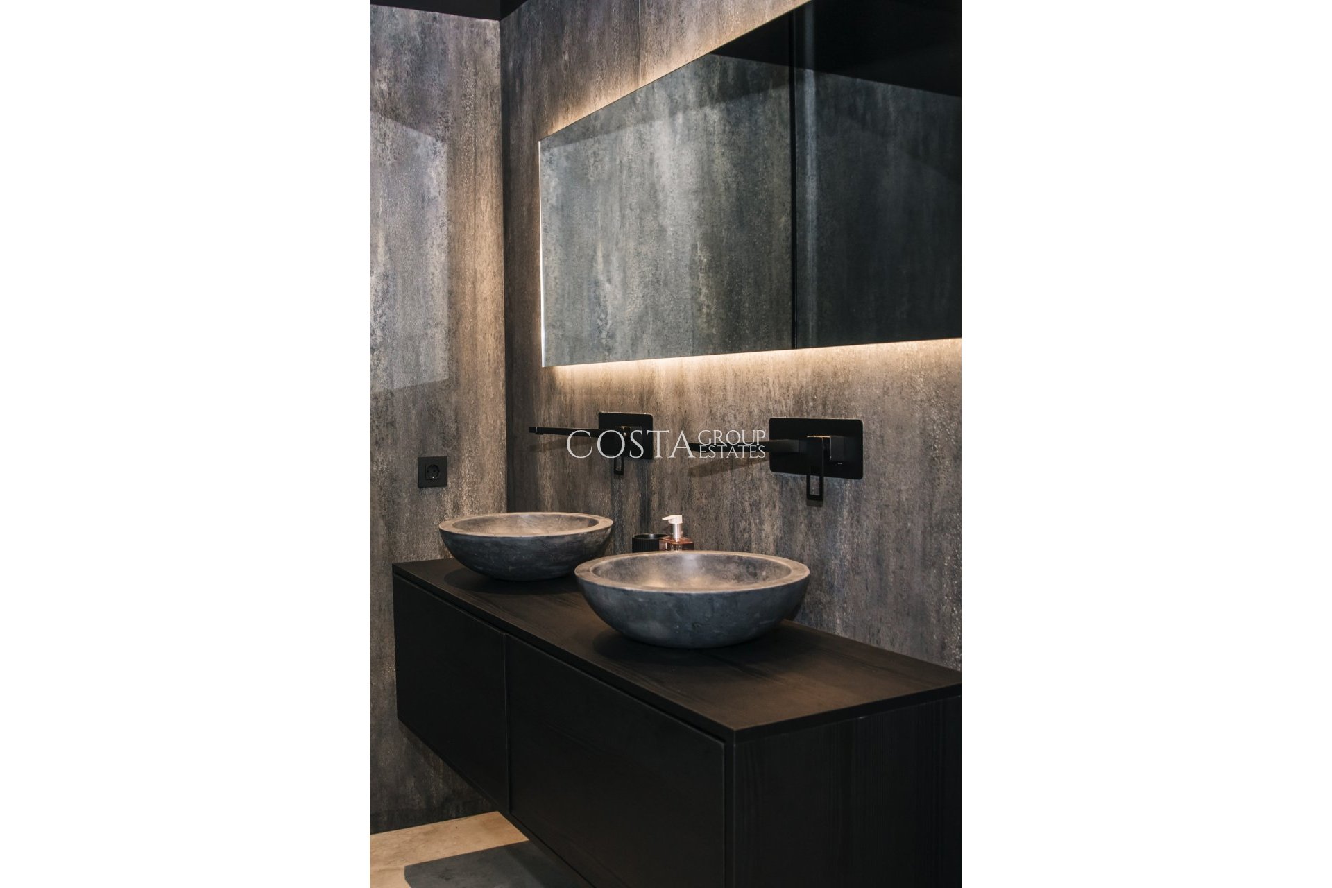 Nowy budynek - Willa -
Rojales