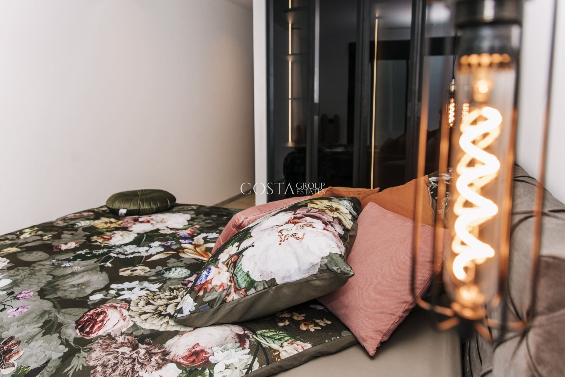 Nowy budynek - Willa -
Rojales