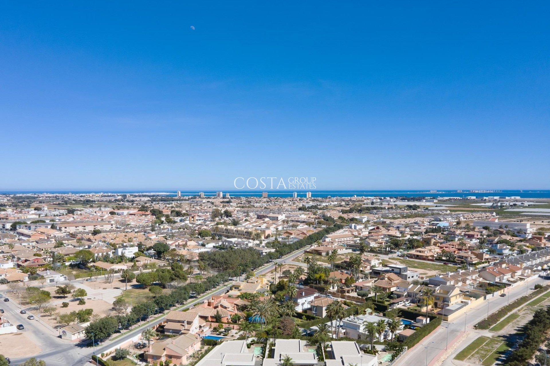 Nowy budynek - Willa -
San Javier