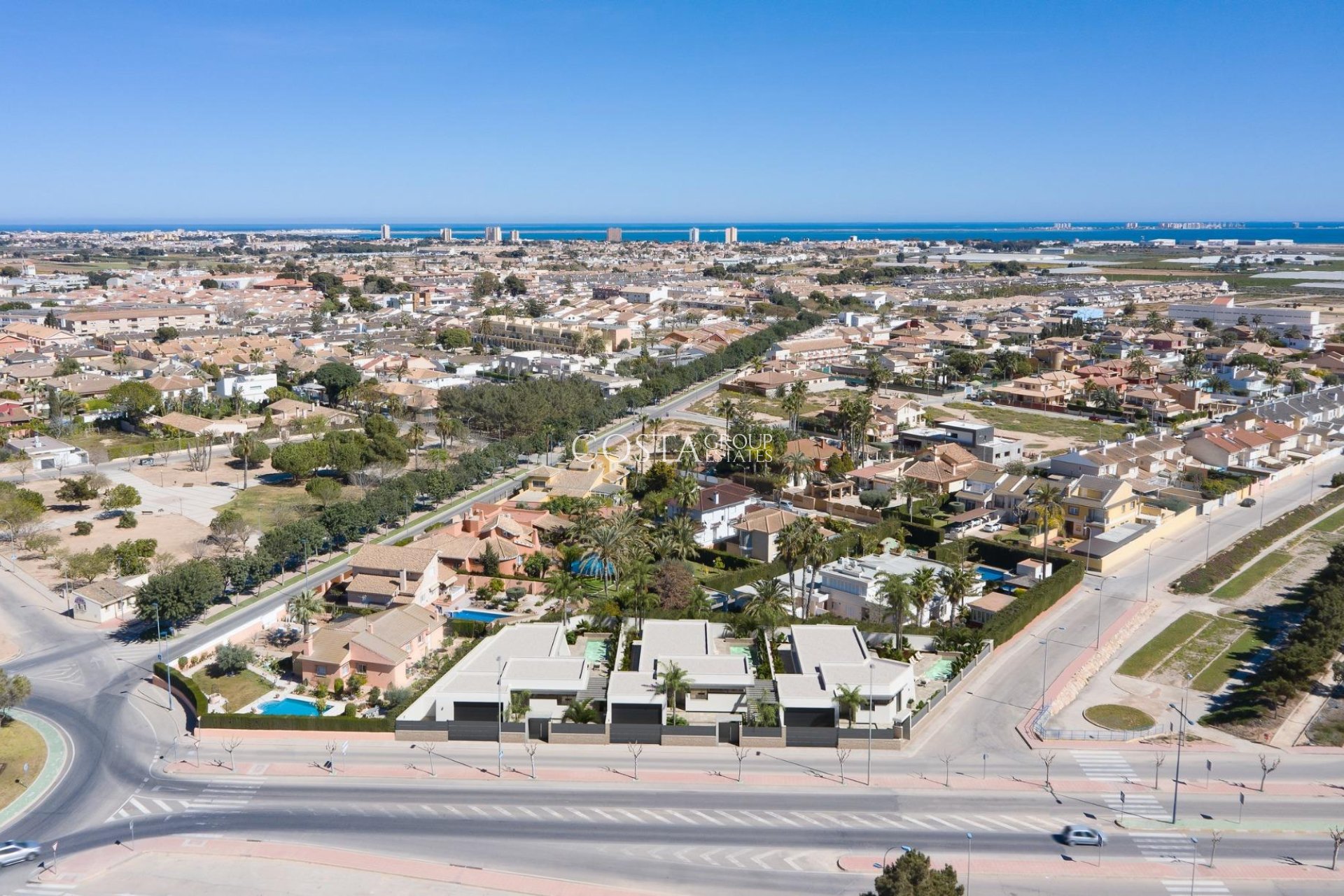 Nowy budynek - Willa -
San Javier