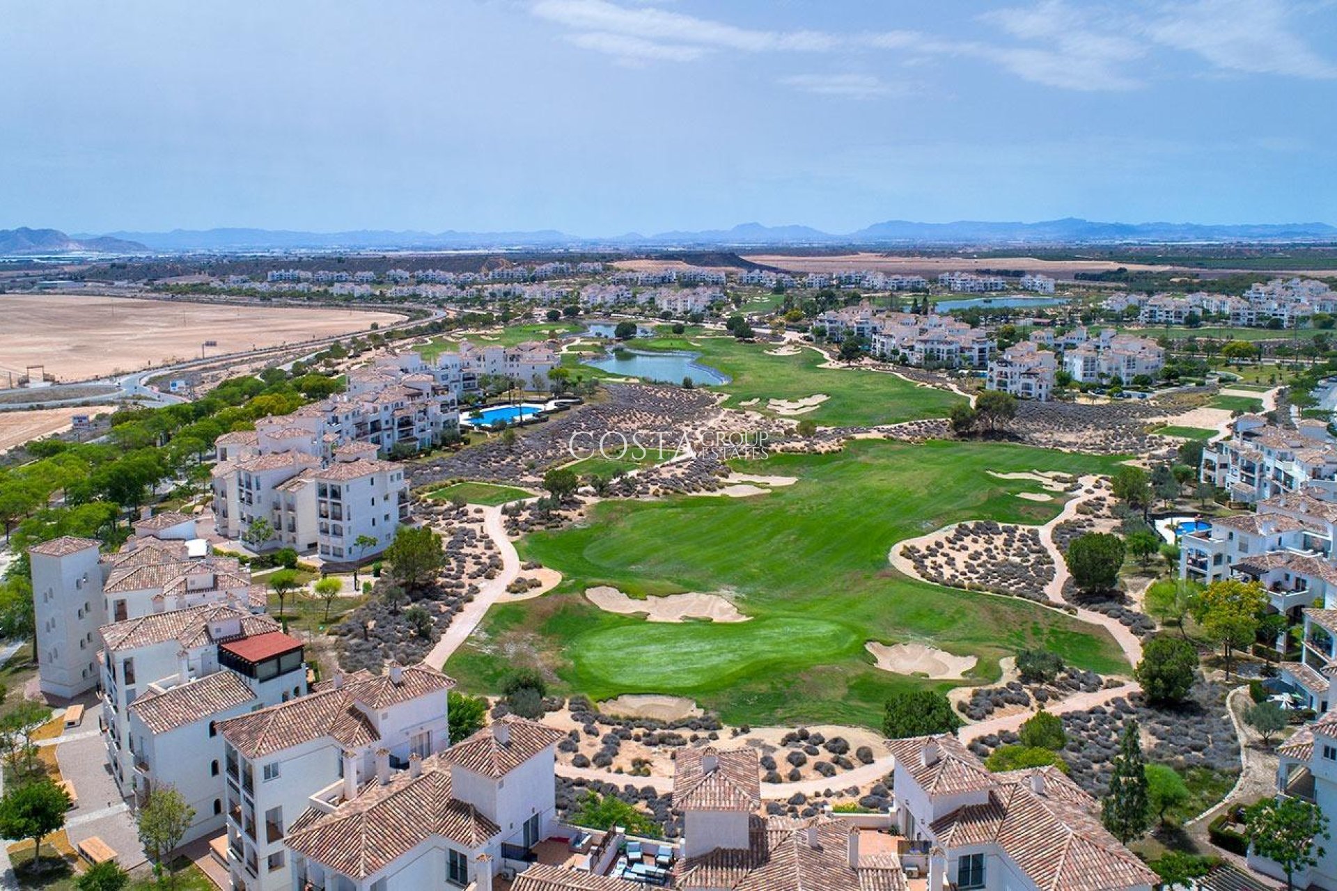 Nowy budynek - Willa -
Sucina