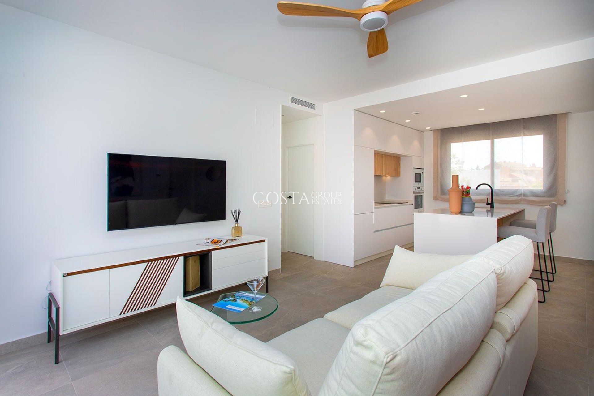 Nowy budynek - Willa -
Sucina