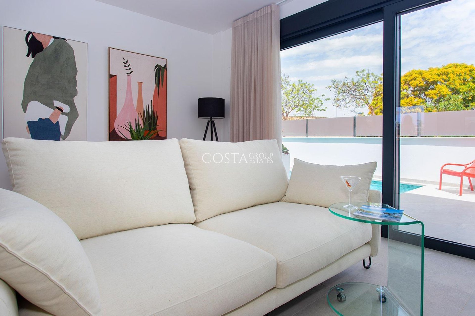 Nowy budynek - Willa -
Sucina