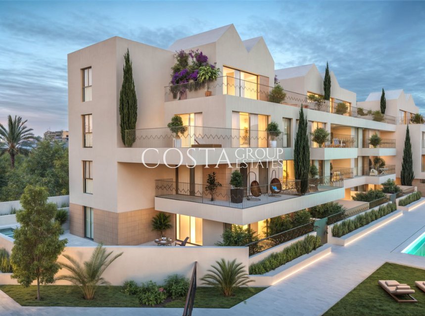 Nowy budynek - Willa -
Torremolinos