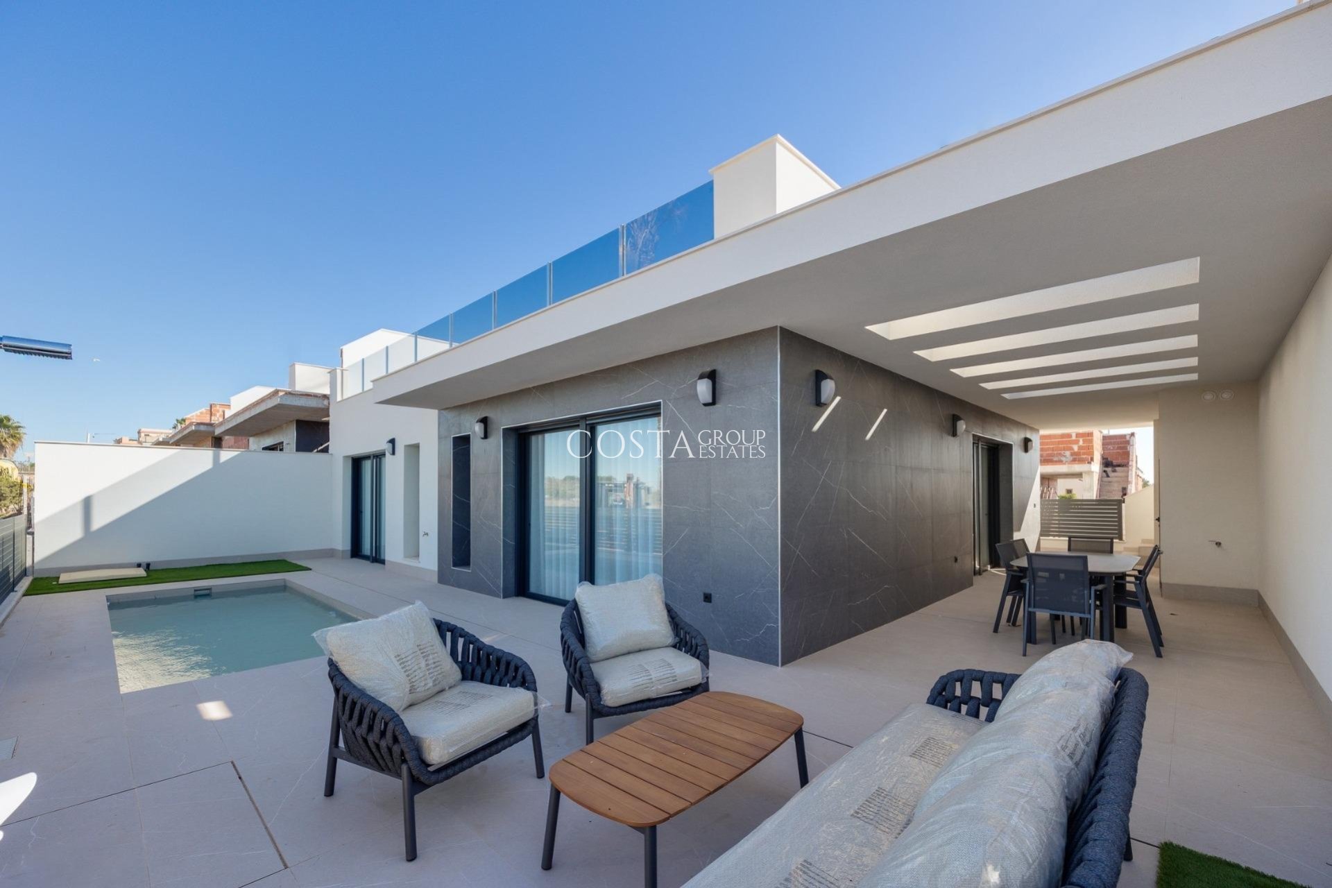 Nowy budynek - Willa -
Torrevieja - Sector 25
