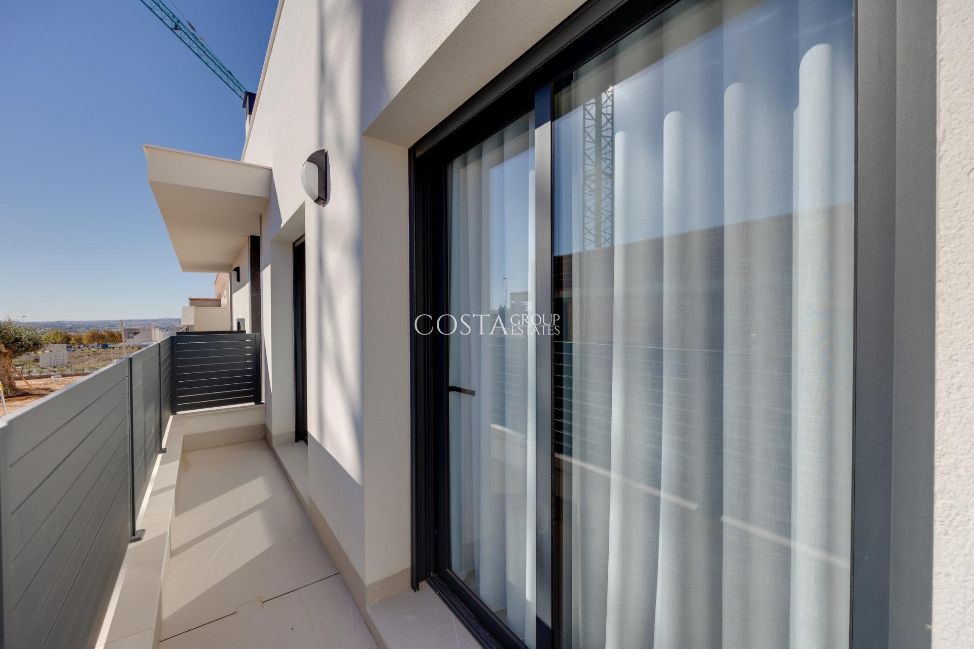 Nowy budynek - Willa -
Torrevieja - Sector 25