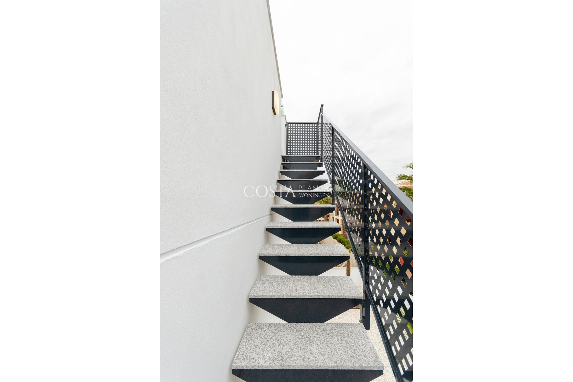 Nowy budynek - Willa -
Torrevieja - Torretas