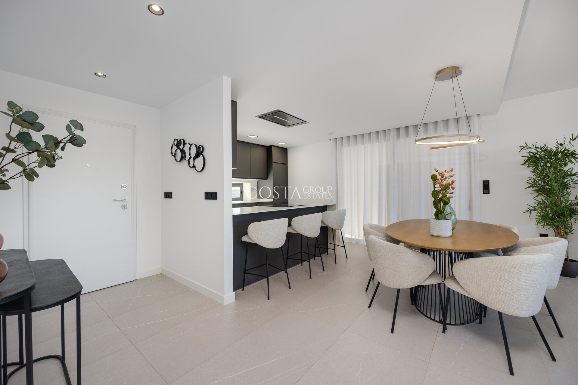 Nowy budynek - Willa -
Torrevieja
