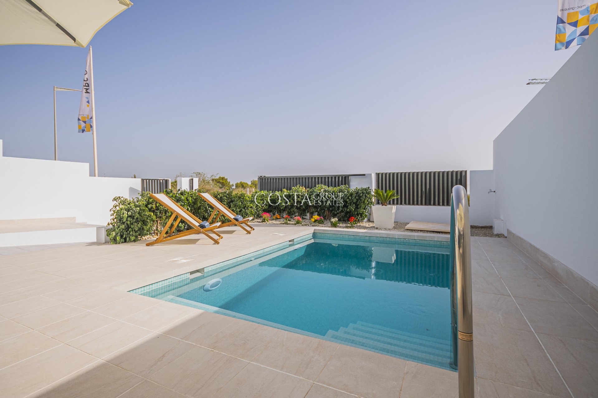 Nowy budynek - Willa -
Torrevieja