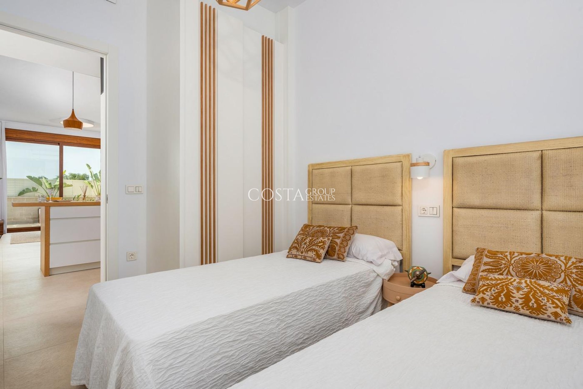 Nowy budynek - Willa -
Vera - Vera Playa