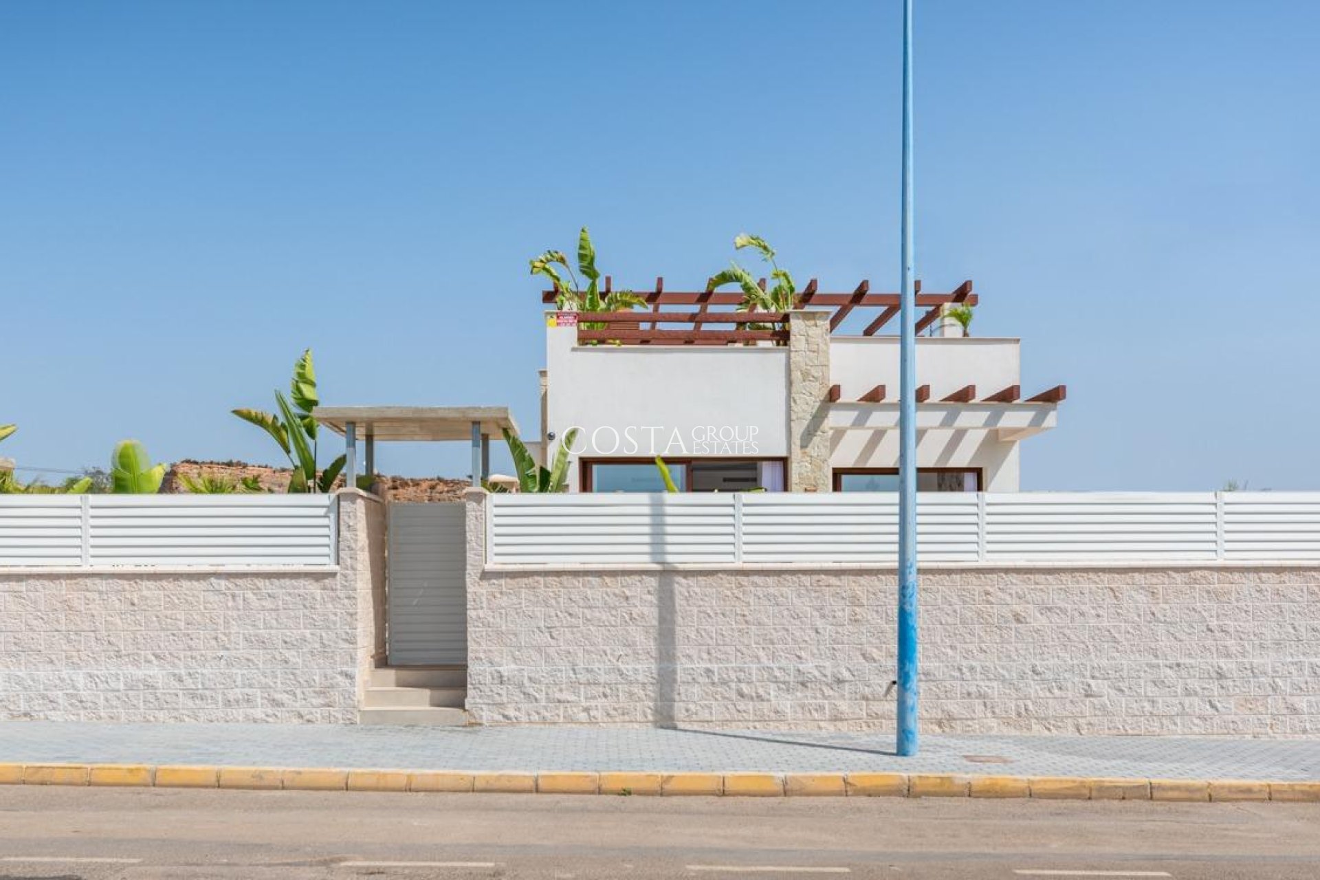 Nowy budynek - Willa -
Vera - Vera Playa