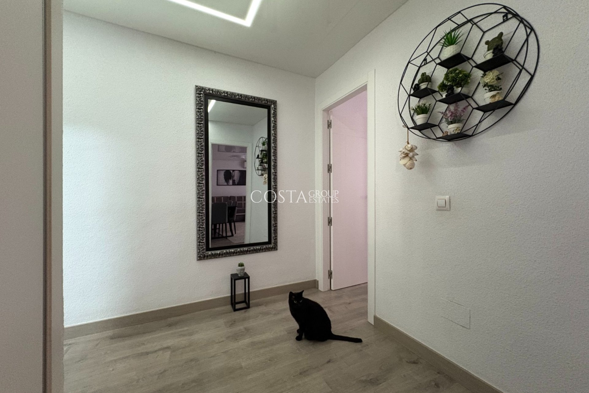 Odsprzedaż - Apartament -
Torrevieja - Centro