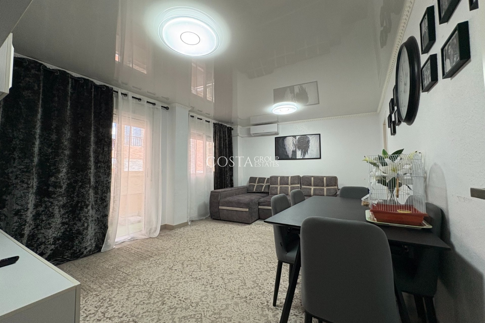 Odsprzedaż - Apartament -
Torrevieja - Centro