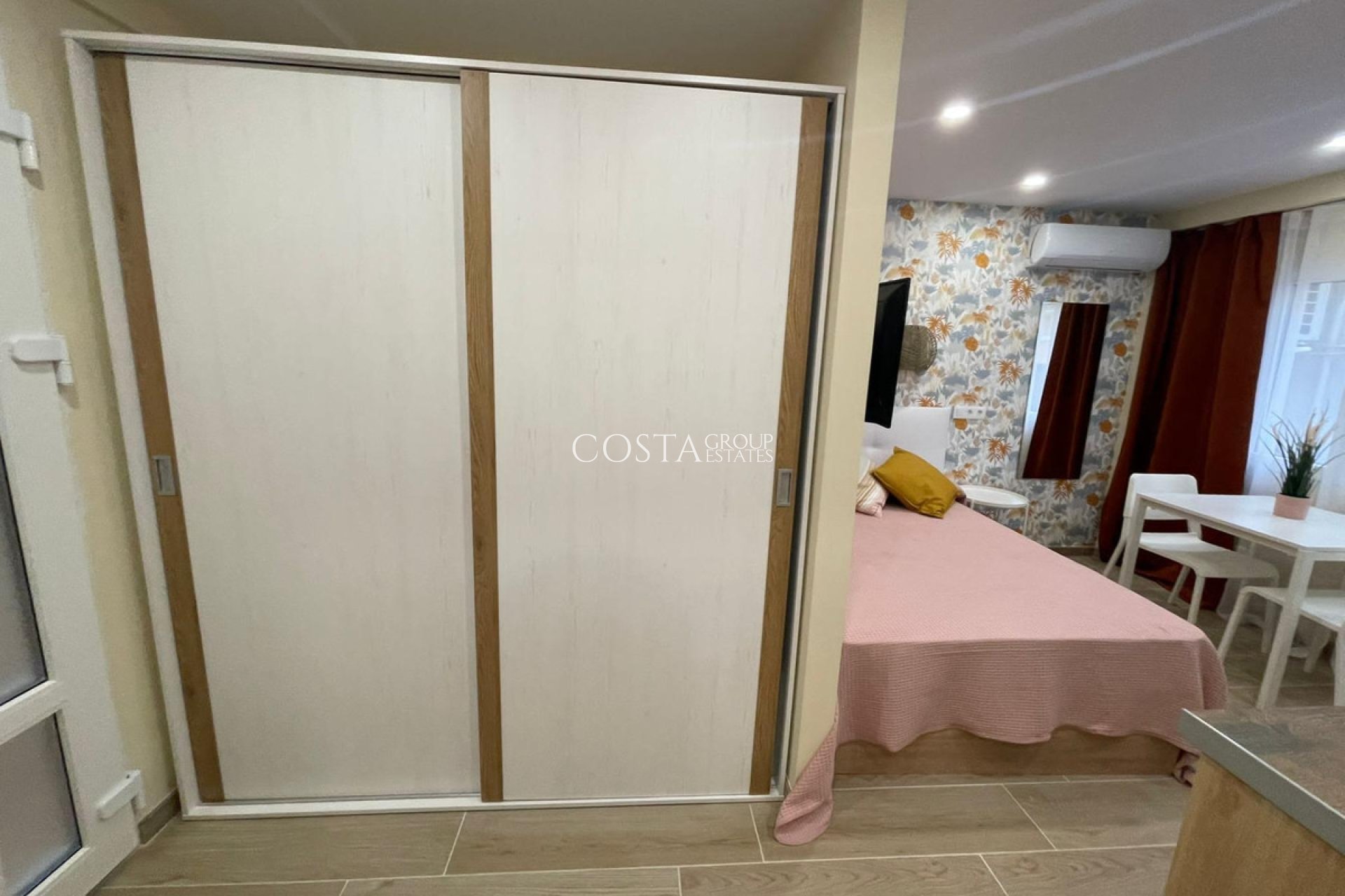 Odsprzedaż - Apartments -
Alicante - Alicante Centro