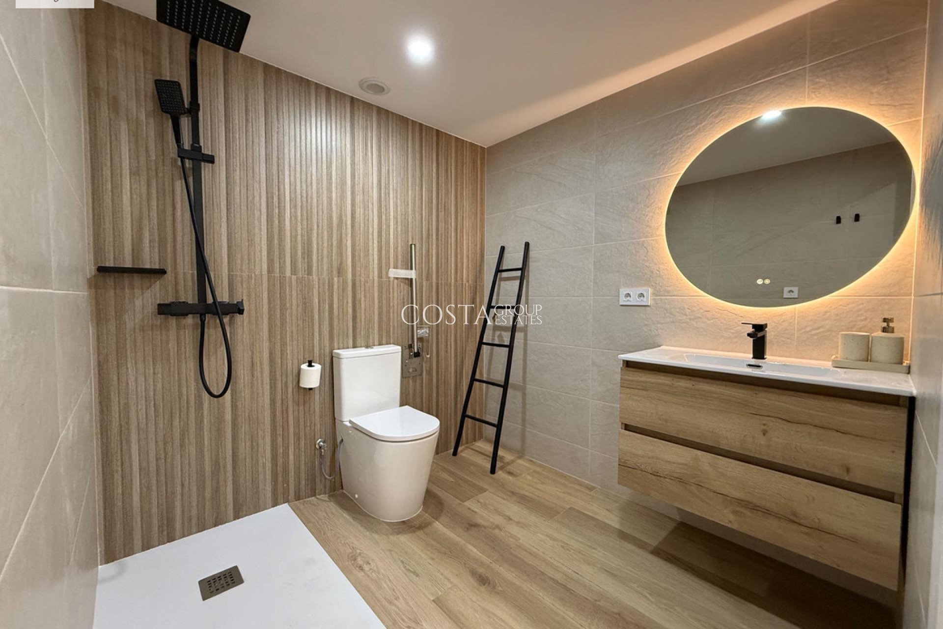 Odsprzedaż - Apartments -
Alicante - Alicante Centro