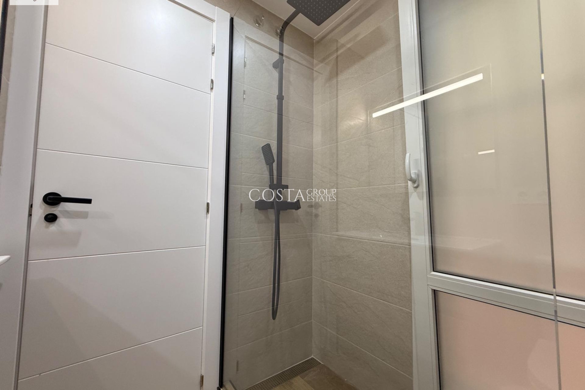 Odsprzedaż - Apartments -
Alicante - Alicante Centro