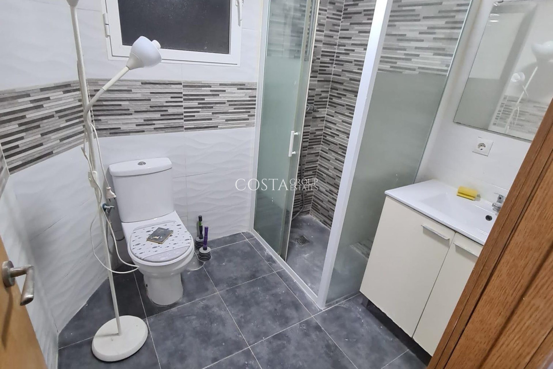 Odsprzedaż - Apartments -
Alicante - Alicante Centro