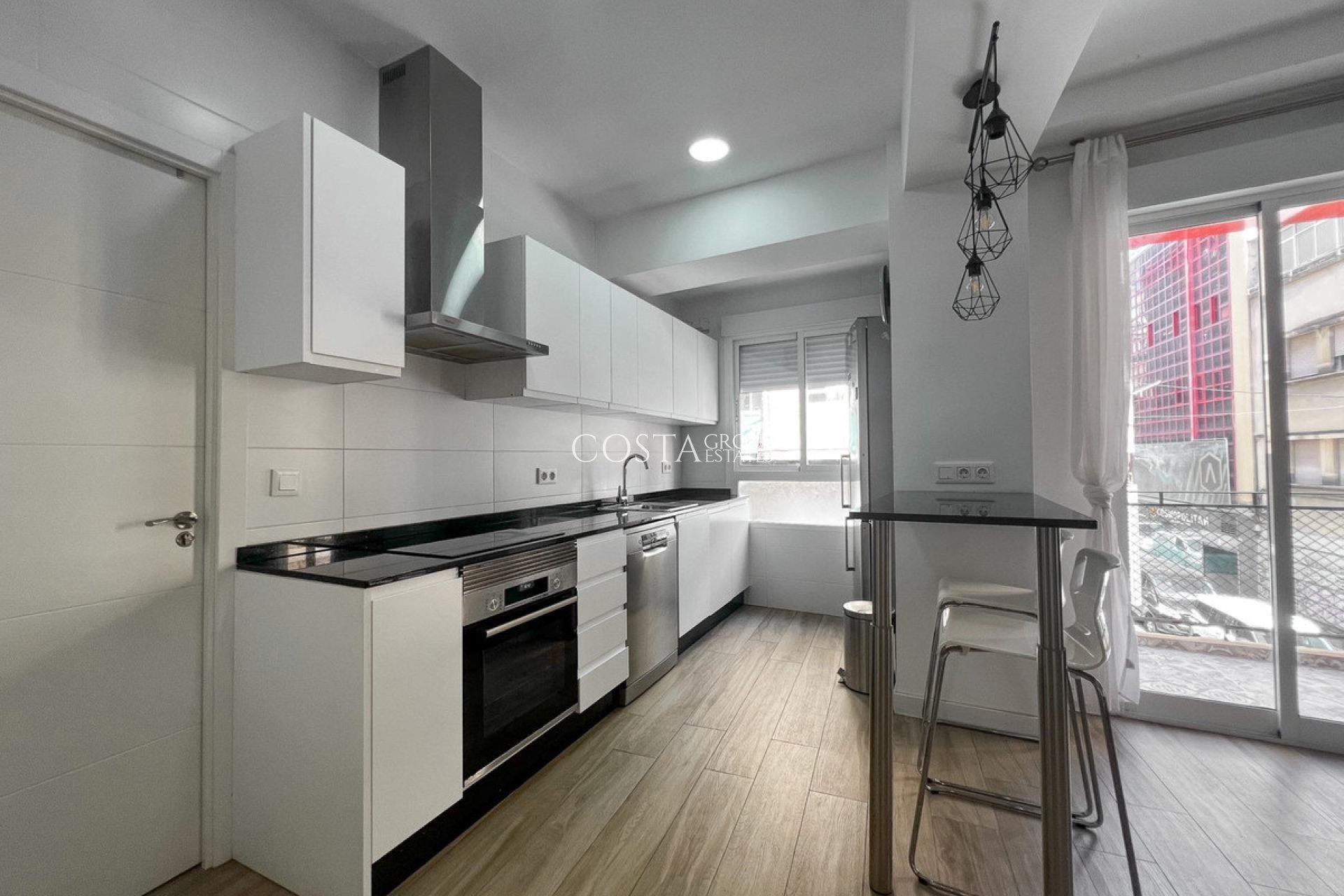 Odsprzedaż - Apartments -
Alicante - Alicante Centro