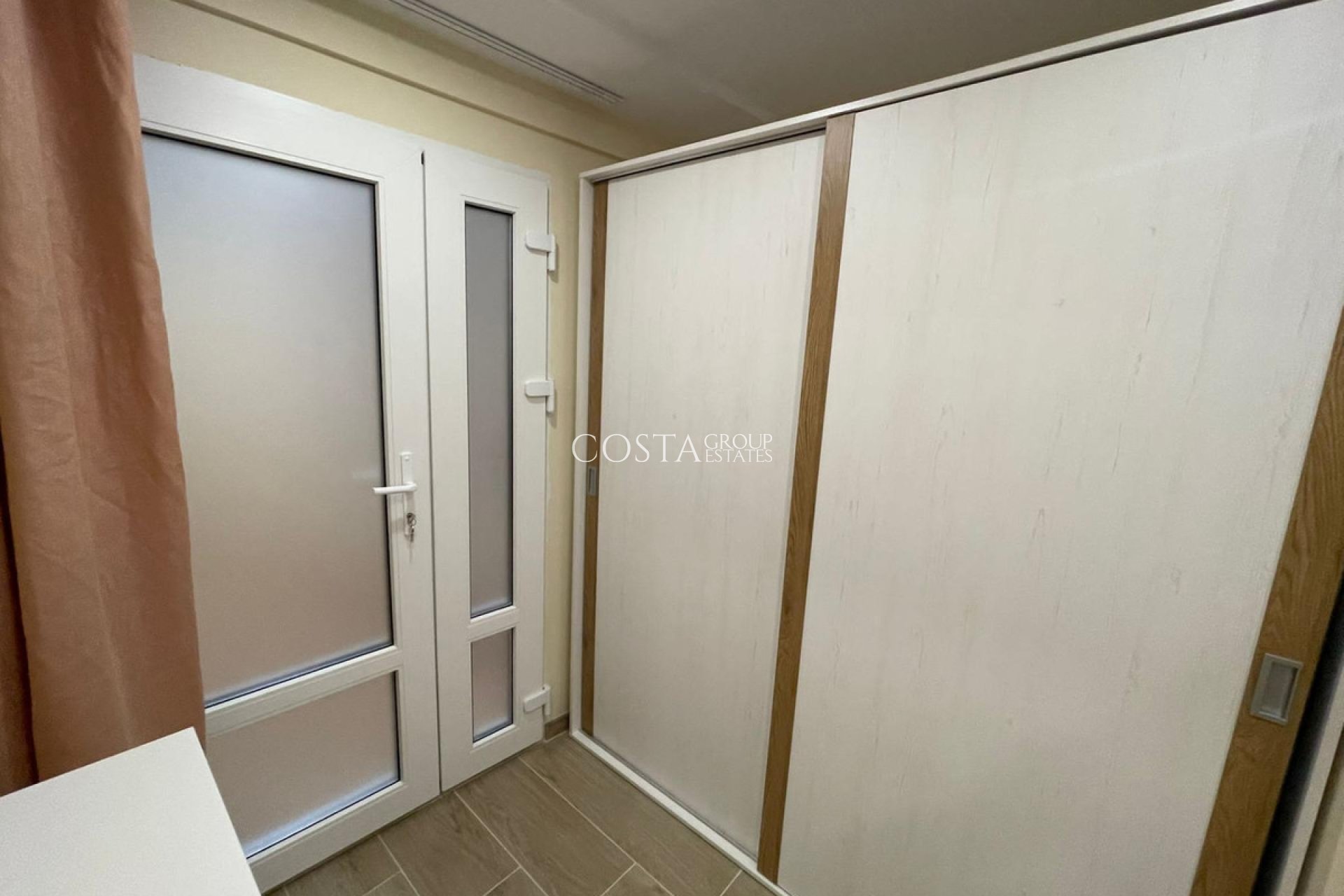 Odsprzedaż - Apartments -
Alicante - Alicante Centro