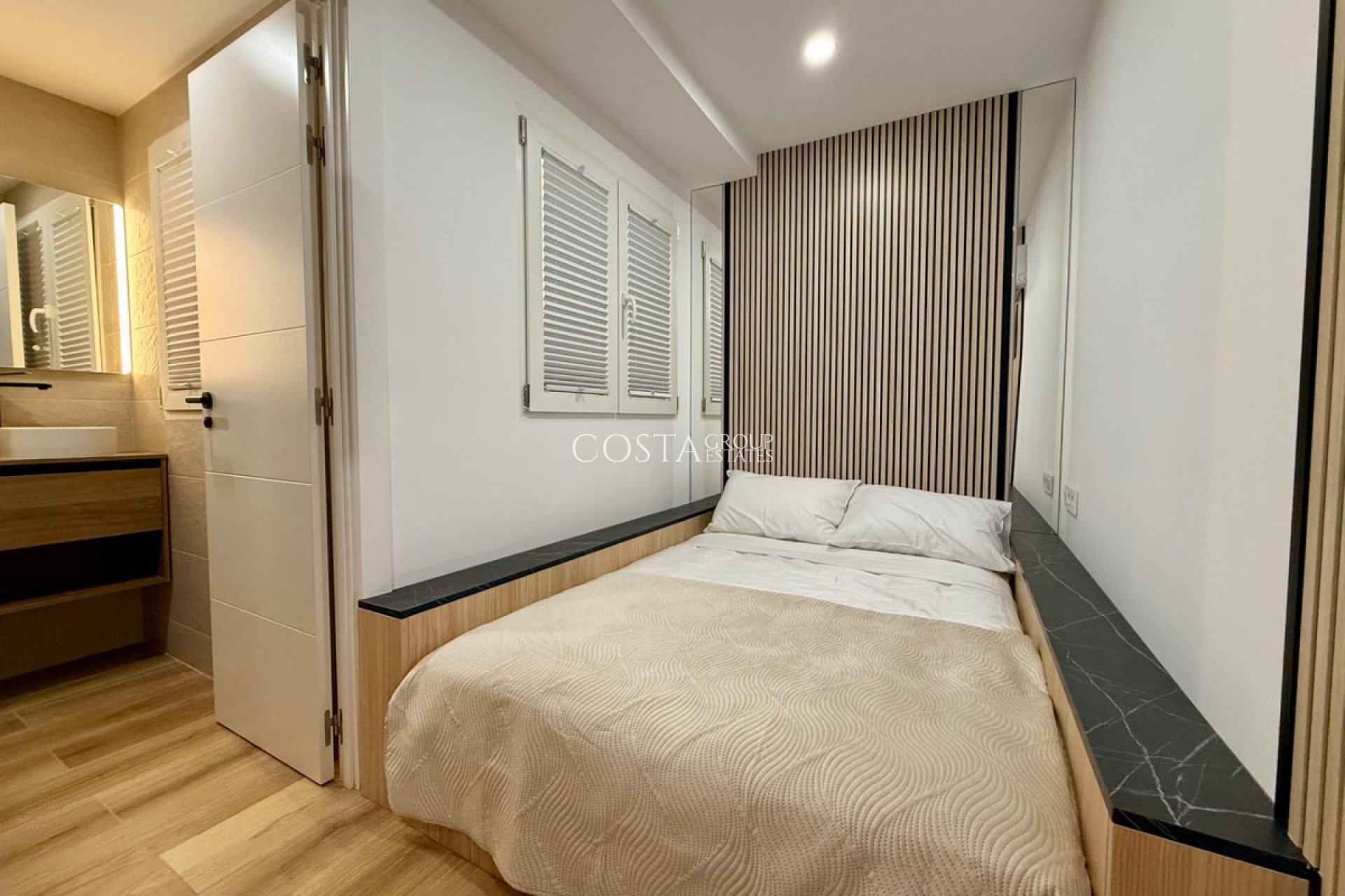 Odsprzedaż - Apartments -
Alicante - Alicante Centro