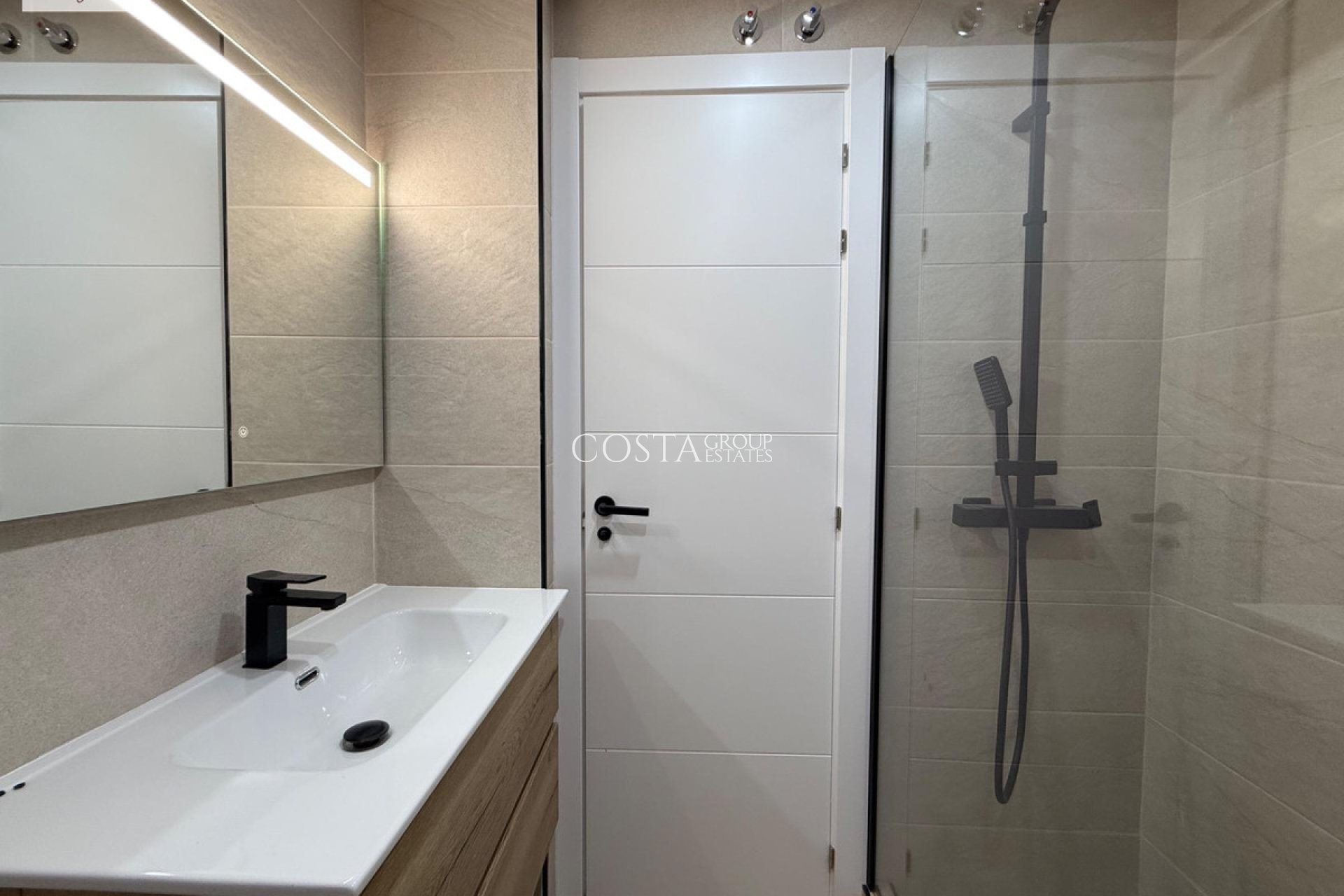 Odsprzedaż - Apartments -
Alicante - Alicante Centro