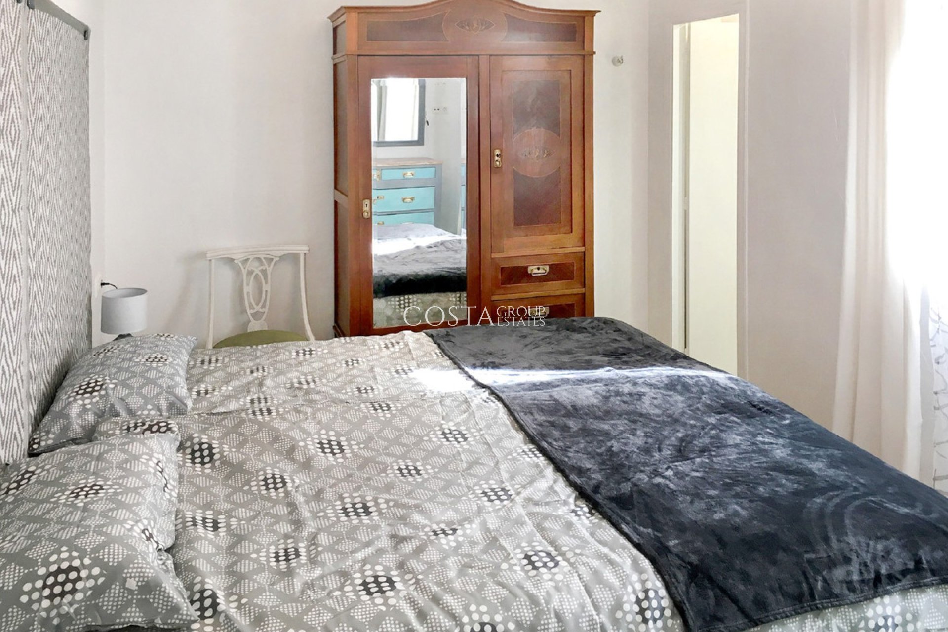 Odsprzedaż - Apartments -
Alicante - Alicante Centro