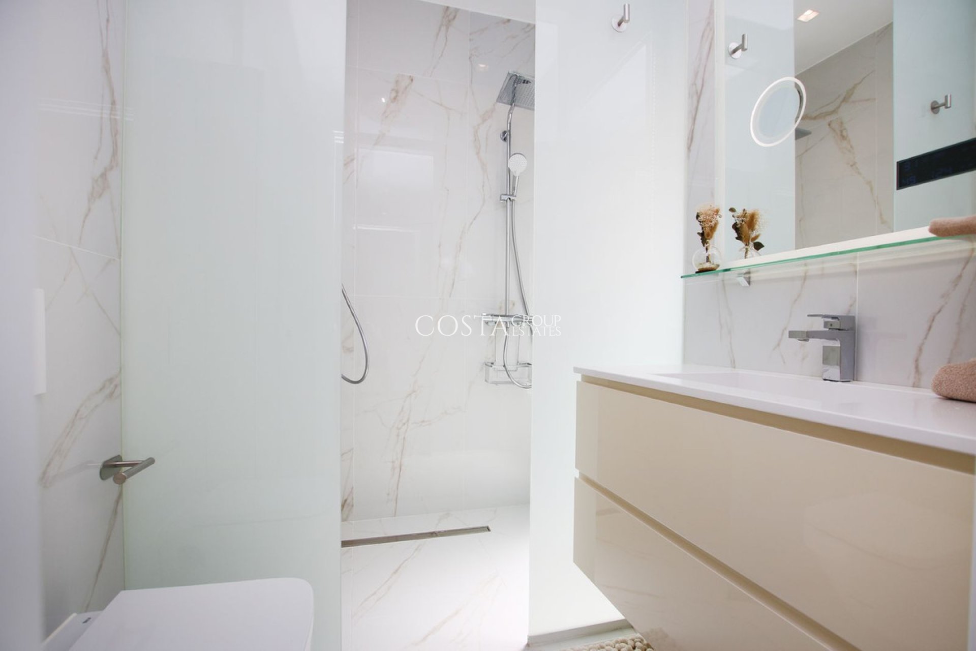 Odsprzedaż - Apartments -
Alicante City - Alicante City Centro