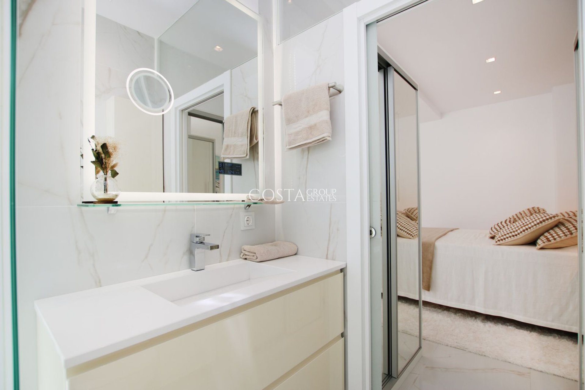 Odsprzedaż - Apartments -
Alicante City - Alicante City Centro