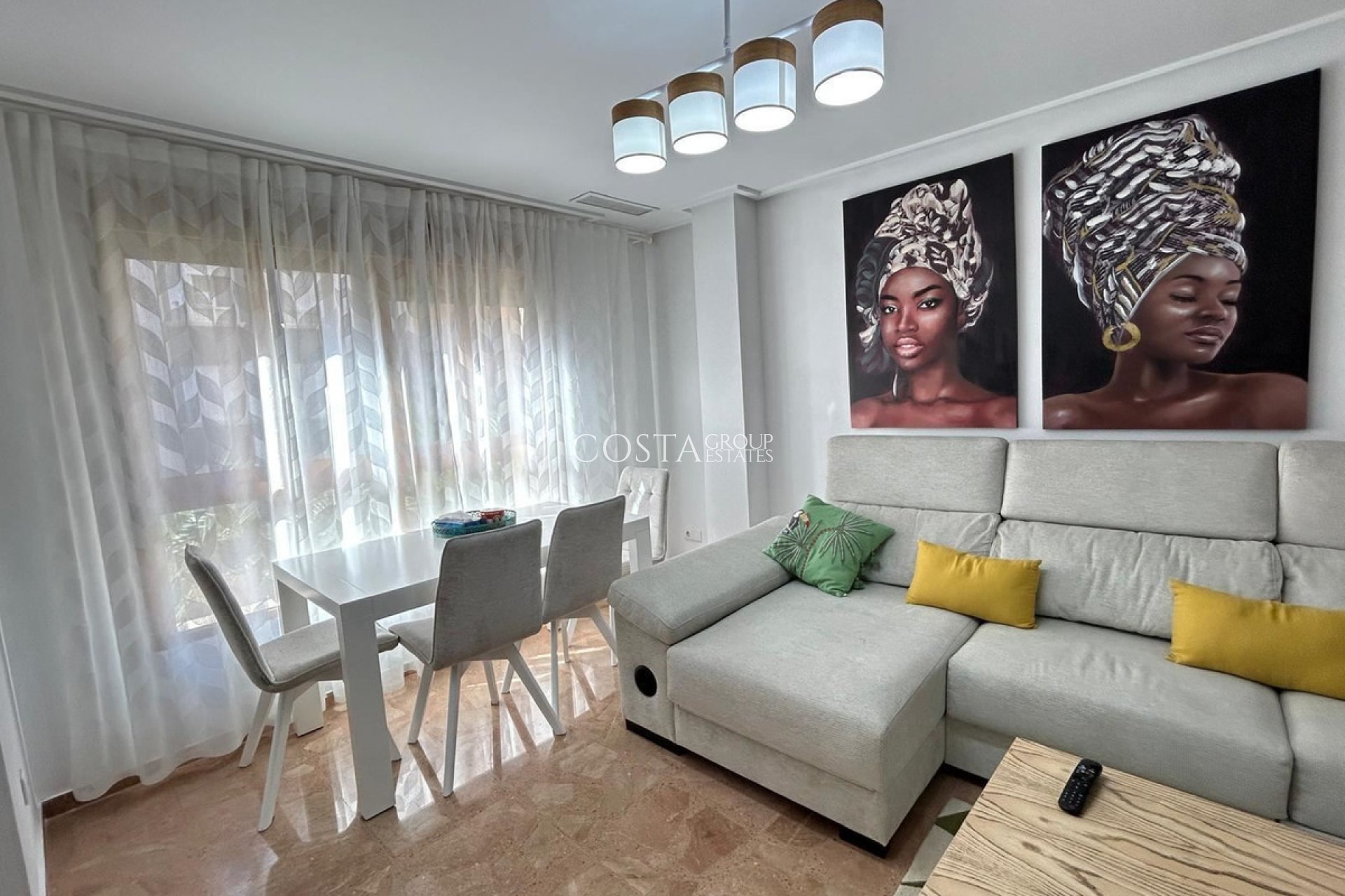 Odsprzedaż - Apartments -
Alicante City - Alicante City Centro