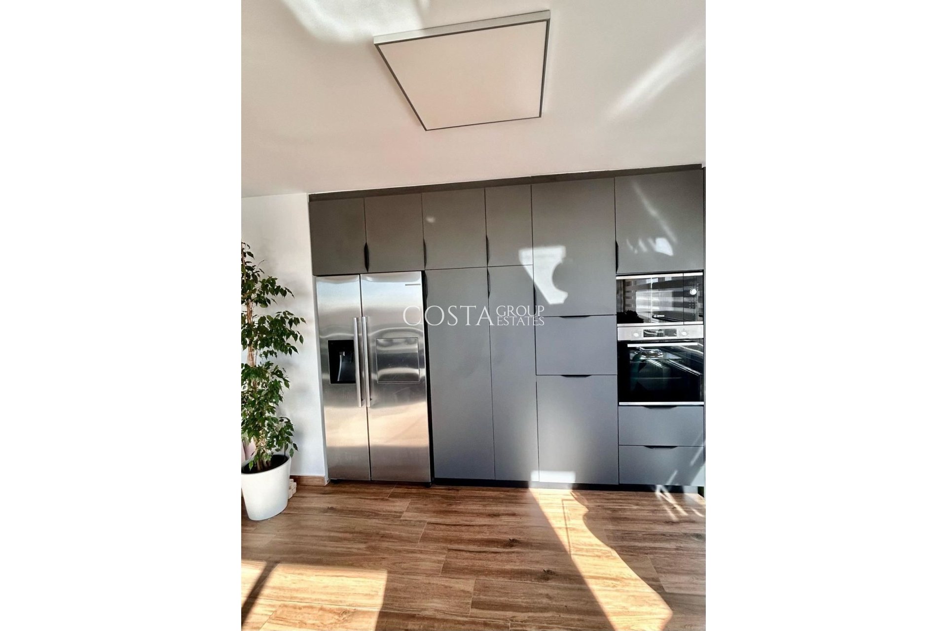 Odsprzedaż - Apartments -
Alicante City - Alicante City Centro