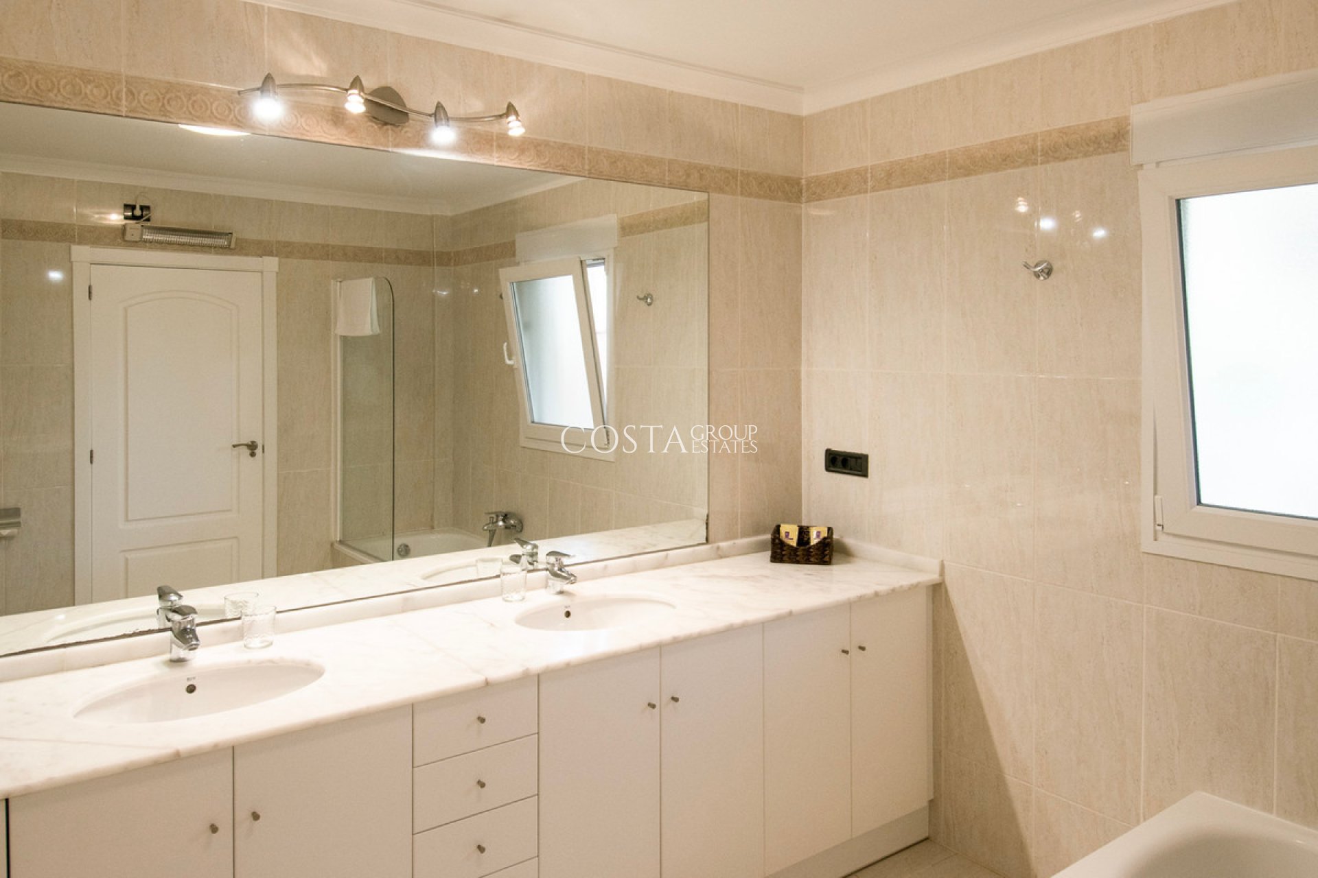 Odsprzedaż - Apartments -
Benissa - Benissa Centro