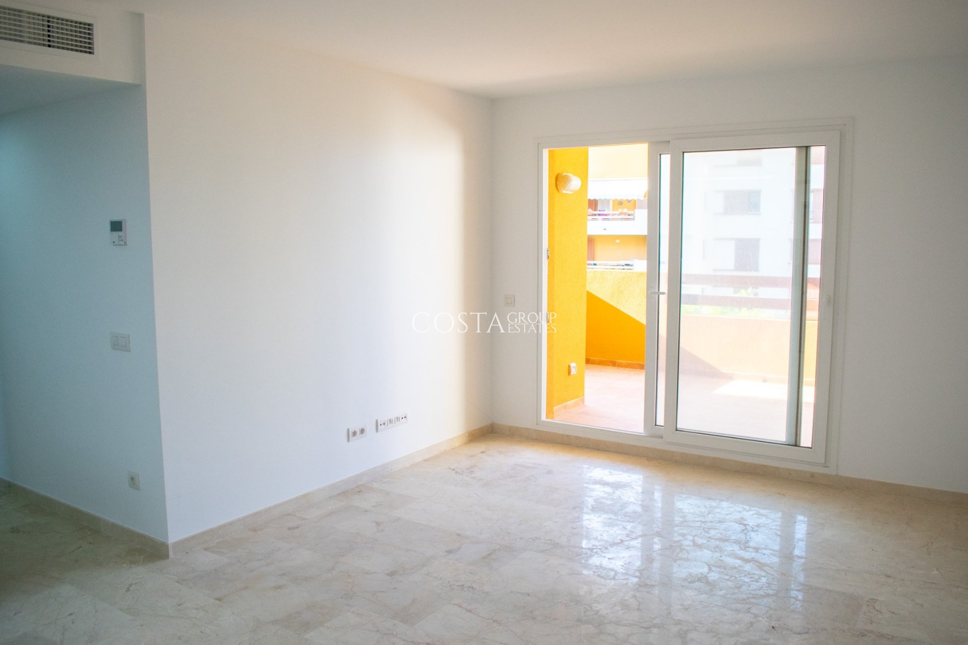 Odsprzedaż - Apartments -
Orihuela Costa - Punta Prima