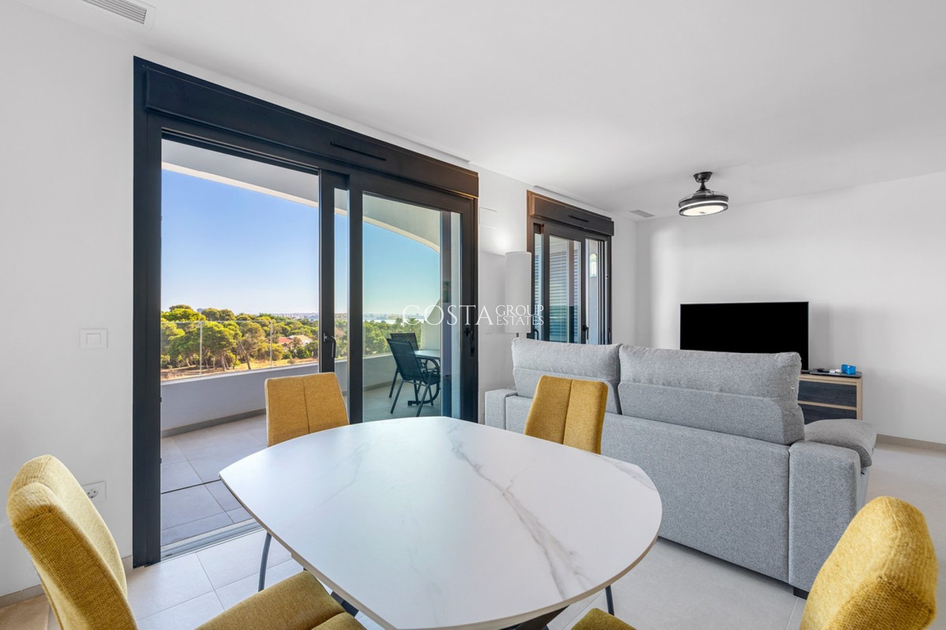 Odsprzedaż - Apartments -
Orihuela Costa - Punta Prima