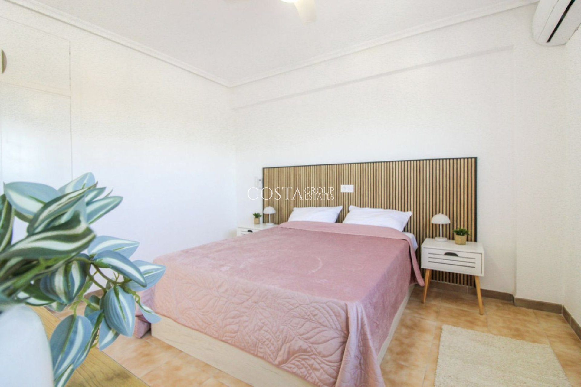 Odsprzedaż - Apartments -
Orihuela Costa - Punta Prima