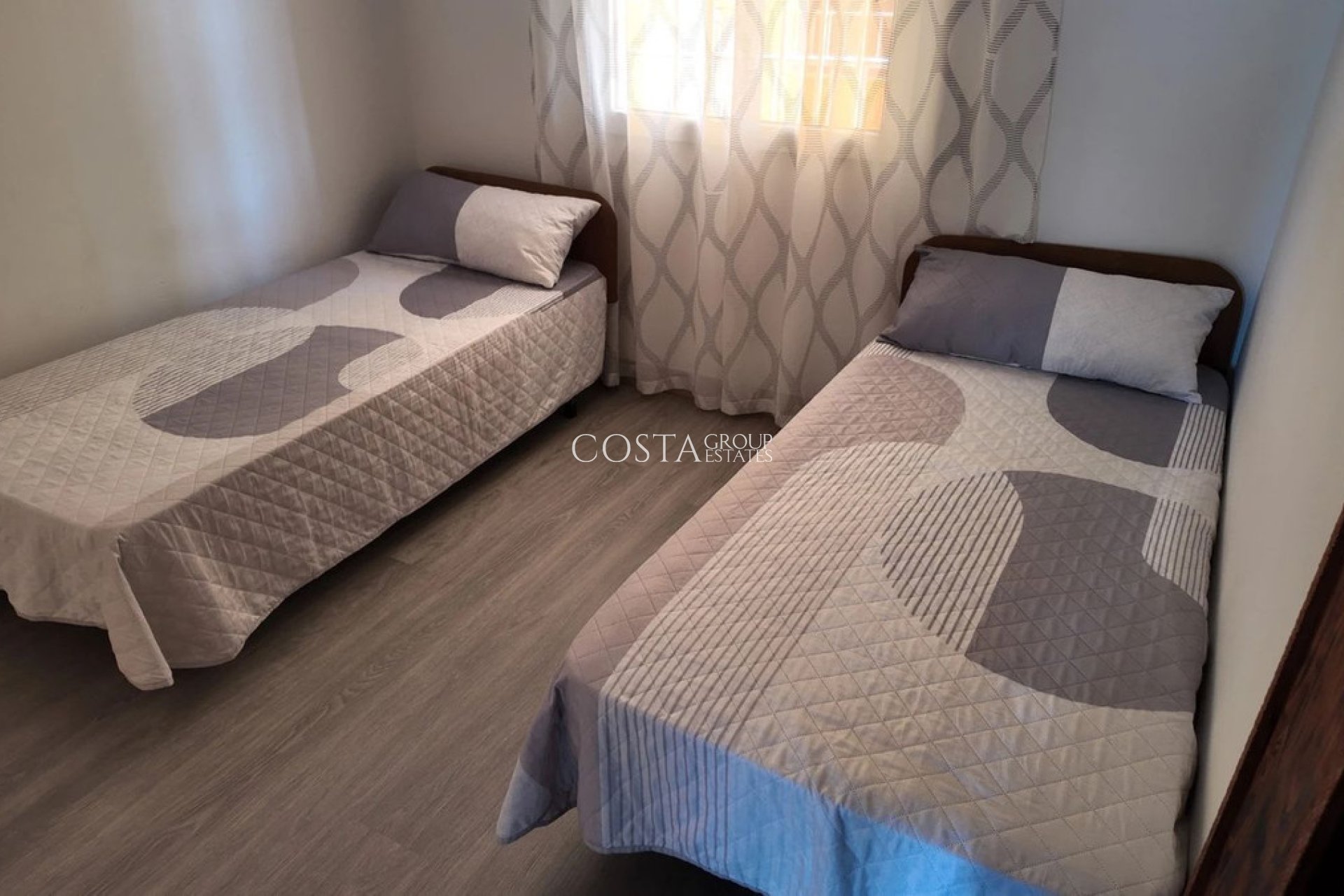Odsprzedaż - Apartments -
Orihuela Costa - Punta Prima