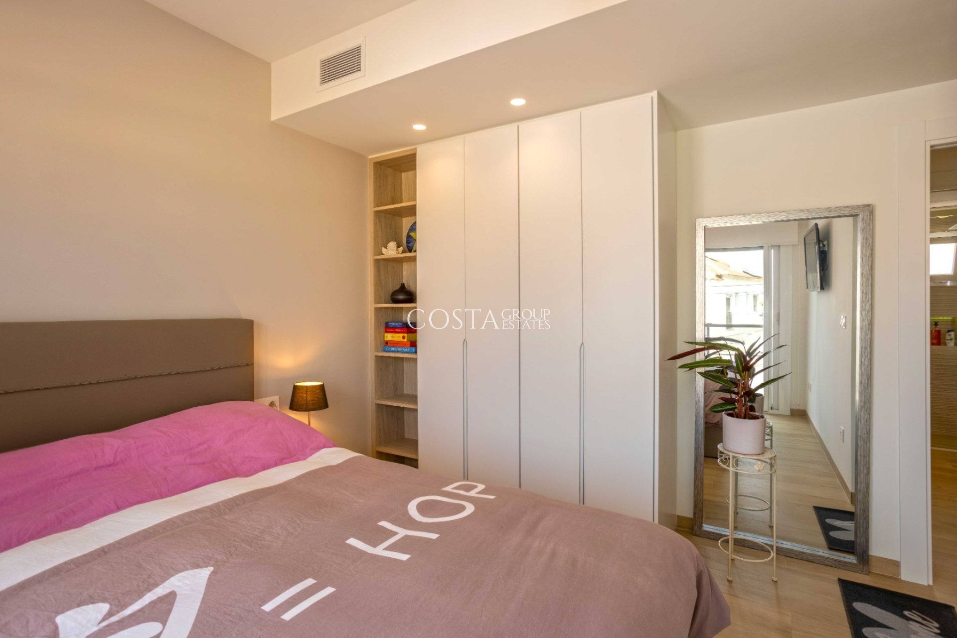 Odsprzedaż - Apartments -
Orihuela Costa - Villamartín