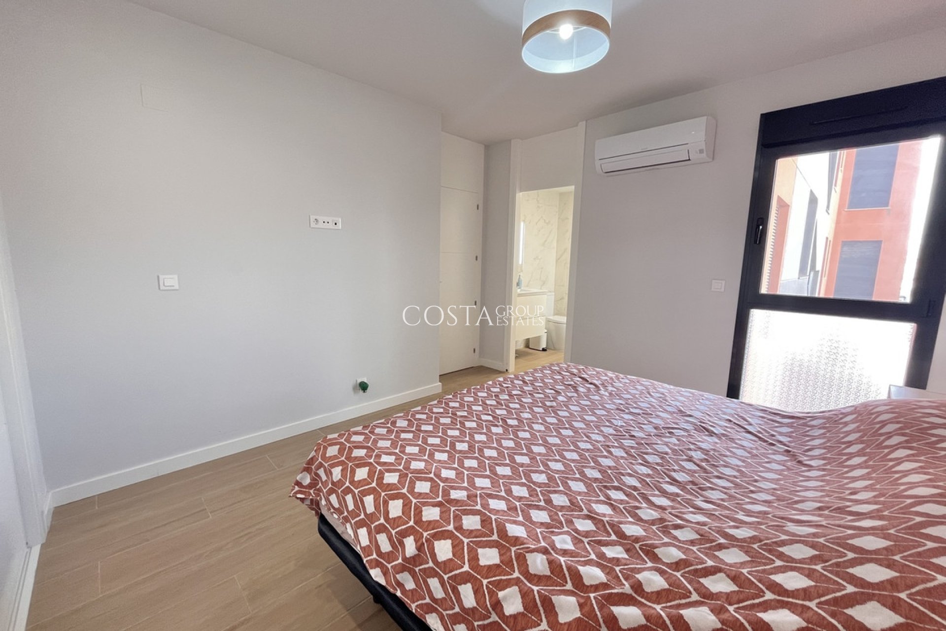 Odsprzedaż - Apartments -
Orihuela Costa - Villamartin
