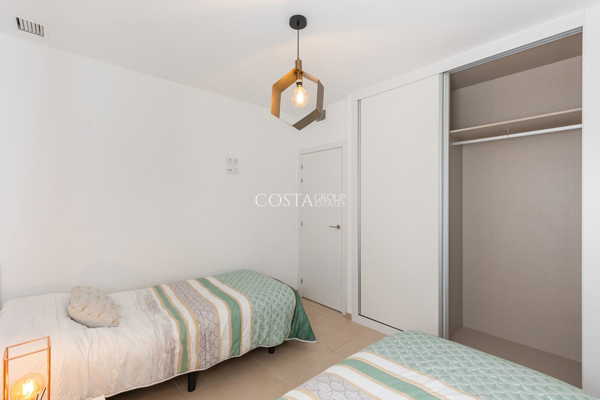 Odsprzedaż - Apartments -
Orihuela Costa - Villamartin