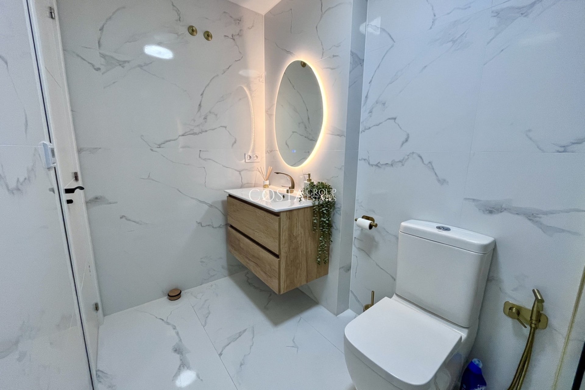 Odsprzedaż - Apartments -
Orihuela - La Zenia