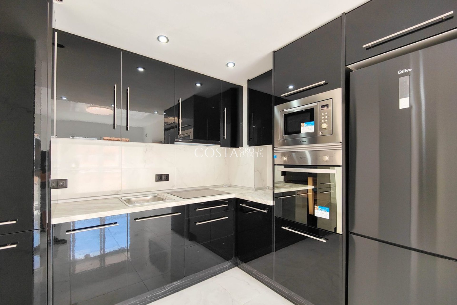 Odsprzedaż - Apartments -
Orihuela - Punta Prima