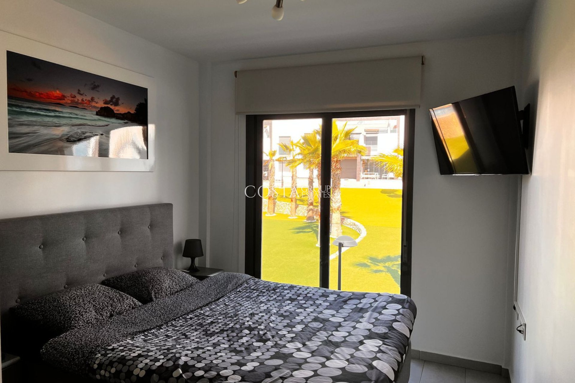 Odsprzedaż - Apartments -
Orihuela - Punta Prima