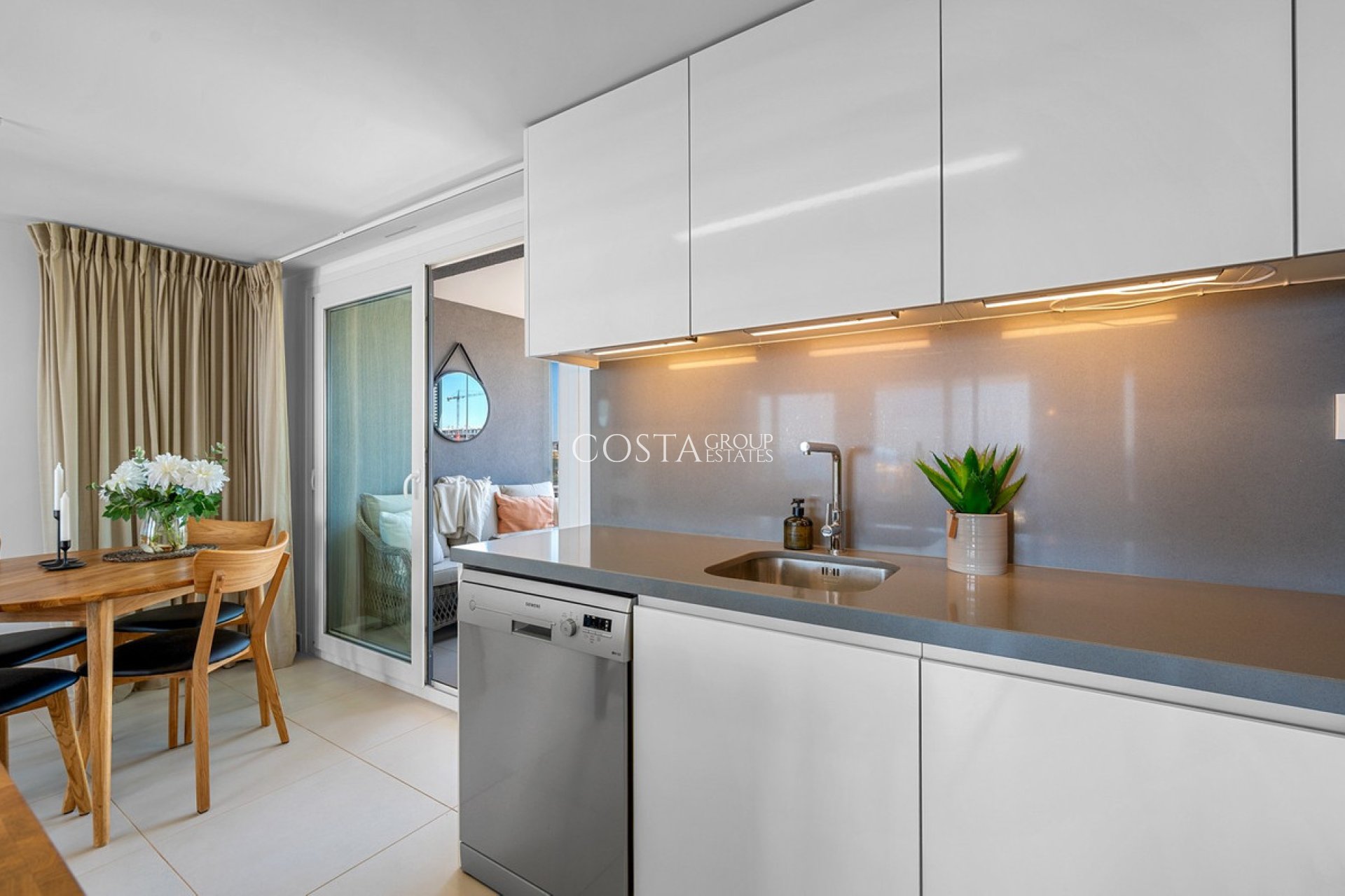 Odsprzedaż - Apartments -
Orihuela - Punta Prima