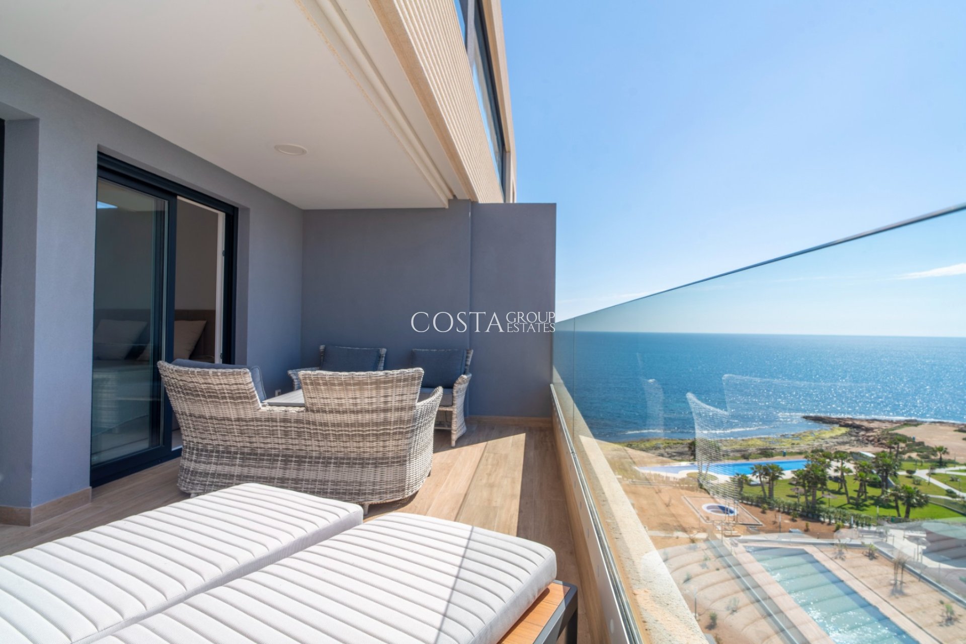 Odsprzedaż - Apartments -
Torrevieja - Punta Prima